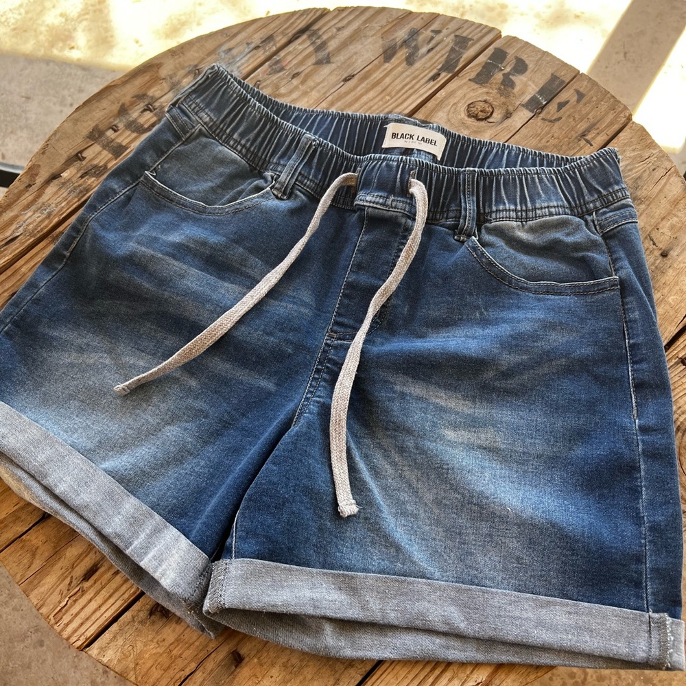 Black Label Elastic Shorts